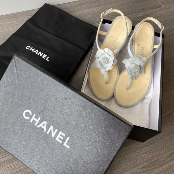 Chanel Blue Lambskin Camellia Flat Thong Sandals Size 36 - Picture 2 of 3